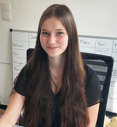 Mitarbeiterin als persönliche Ansprechpartnerin